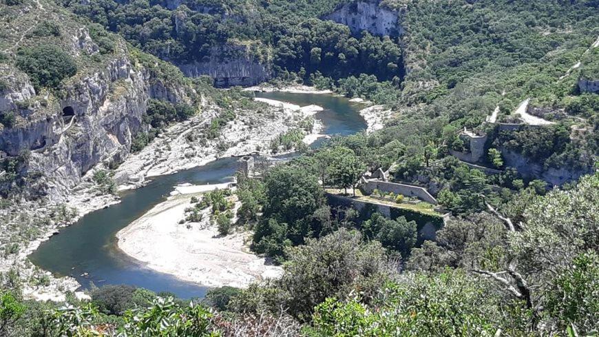 Proche Uzes Le Cocon Du Peintre Anglais Sagriès Exteriör bild